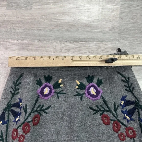 VINTAGE Geiger Skirt Suit Womens 38 Gray Wool Embroidered Floral 2 Piece Austria - Picture 16 of 16